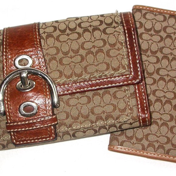 Coach 2 Piece Set Wallet Clutch & Passport Case Khaki/Brown Signature C